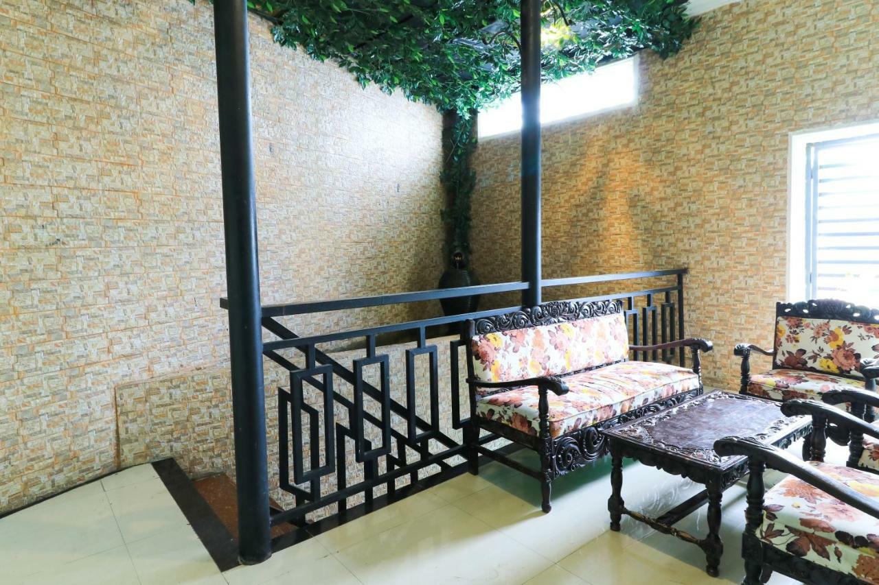 נקסר Labuana Homestay & Cafe Garden מראה חיצוני תמונה